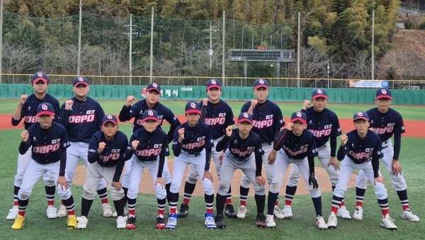 최주형 선수의 모교 거제 외포중학교 야구모 후배들.